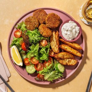 Falafel lohkoperunoilla